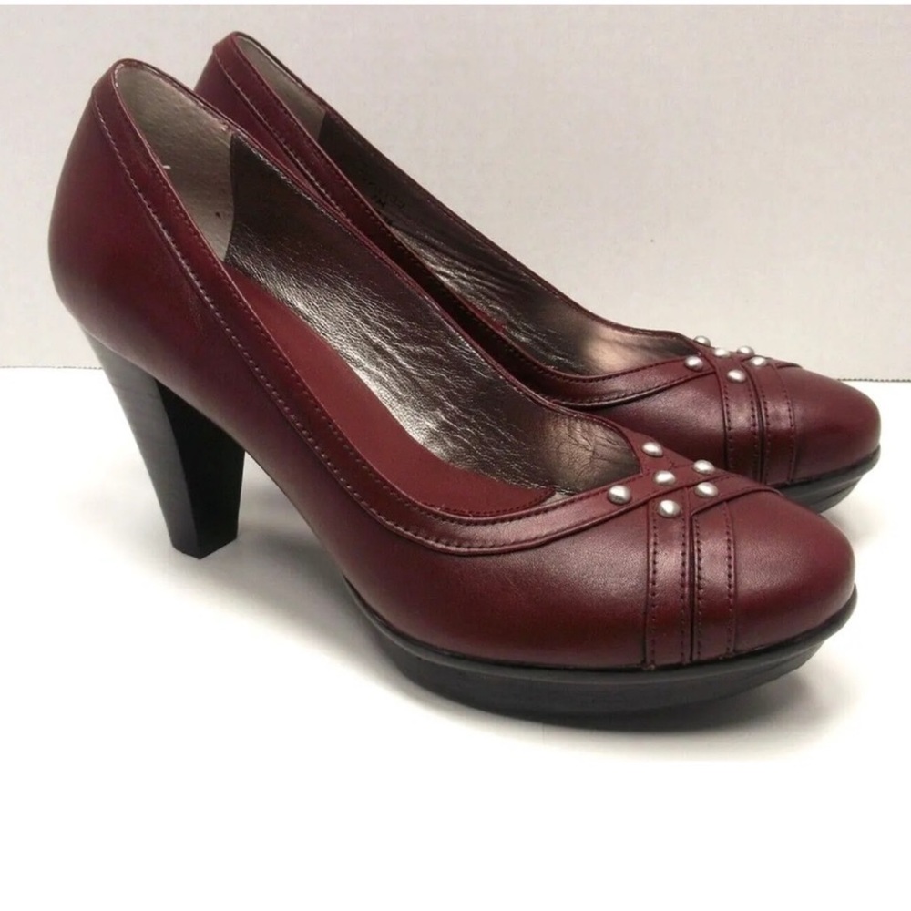 Blondo Canada leather burgundy Aquaprotect Leather Pumps  Womens Size US 8.5